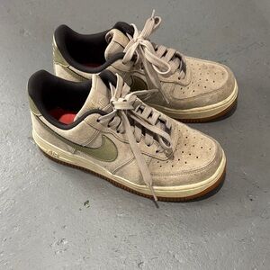 Nike airforce 1 grey metallic sneaker